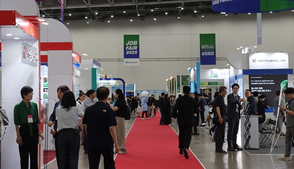 ▲KOADMEX 2025 전시회 현장 1