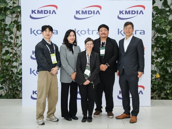 ▲협약 체결식 참석자 기념 촬영. 왼쪽부터 협회 수출지원팀 이예성 팀원, 한지윤 팀장, SALDA 사라 코헨 이사, KOTRA 요하네스버그 무역관 존슨 매니저, 이지택 차장